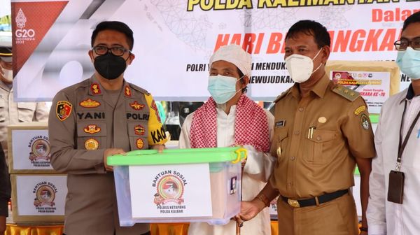 Sambut Hari Bhayangkara Polres Bagikan 765 Paket Sembako