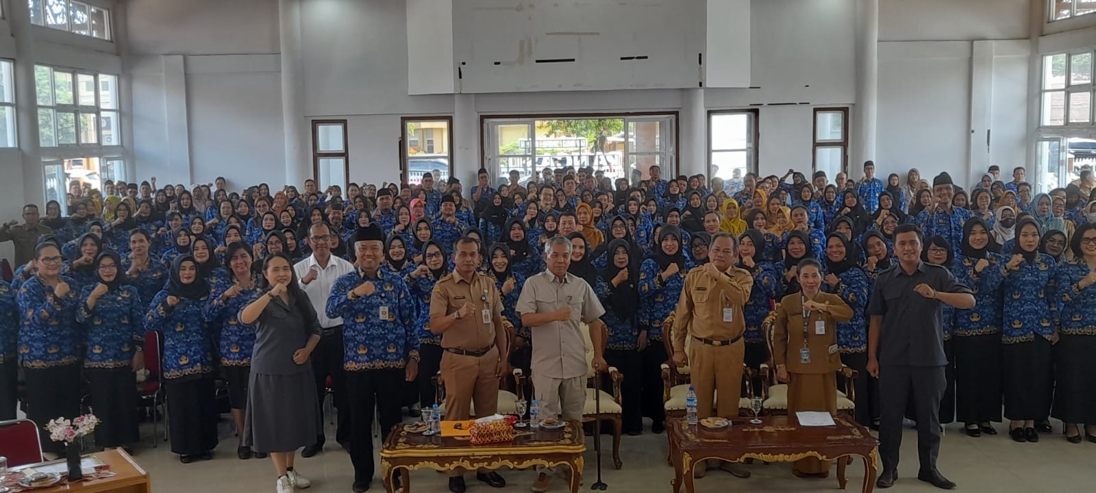 Tim Sekretariat Daerah JuaraiLomba Paduan Suara Mars Korpri