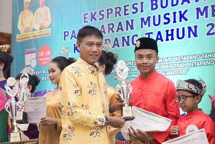Farhan Terima Penghargaan Lencana Darma Bhakti dan Panca Warsa 5
