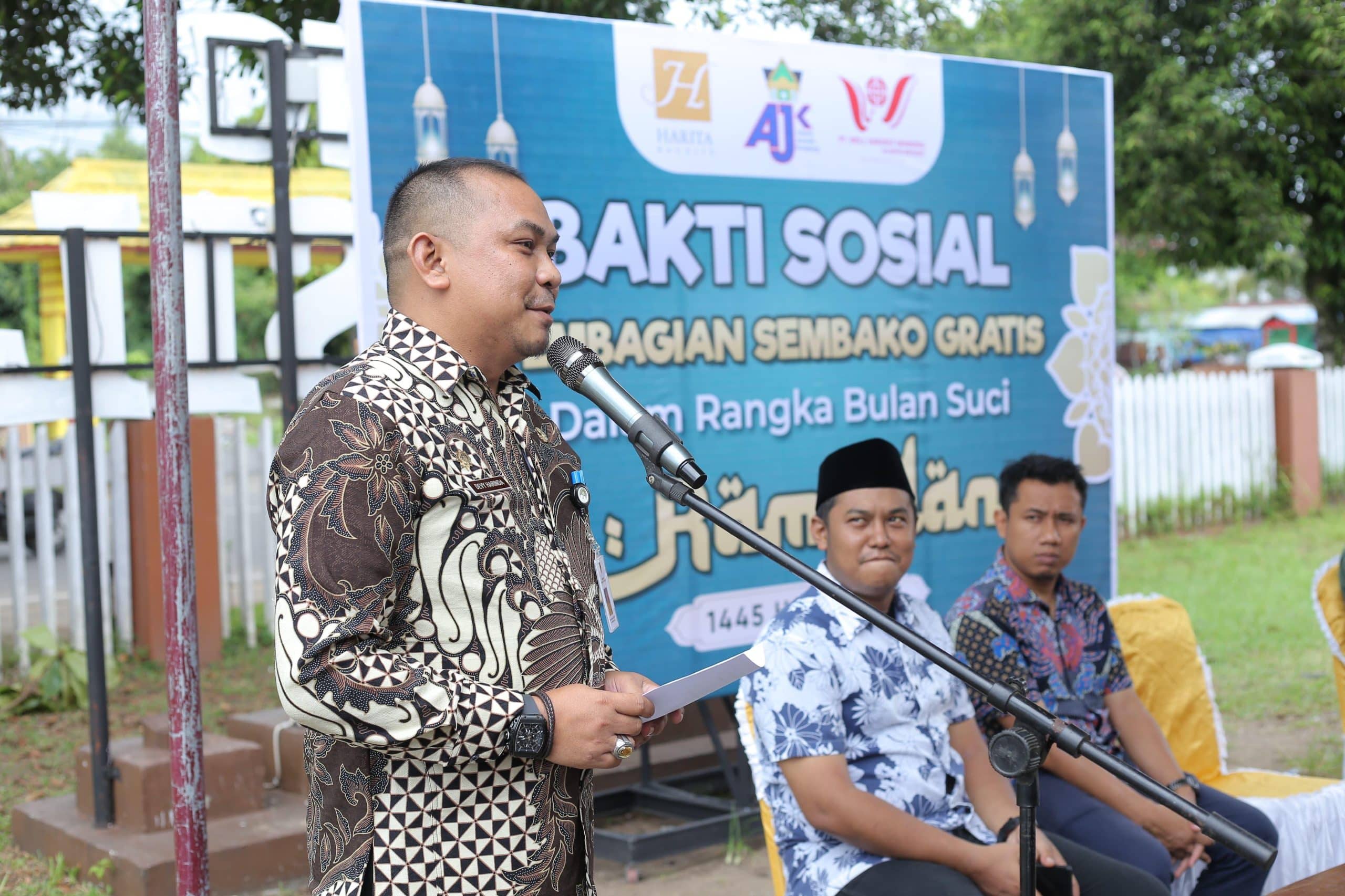 Kembali Gelar Baksos, AJK Gandeng WHW dan CMI Bagikan 300 Paket Sembako Gratis