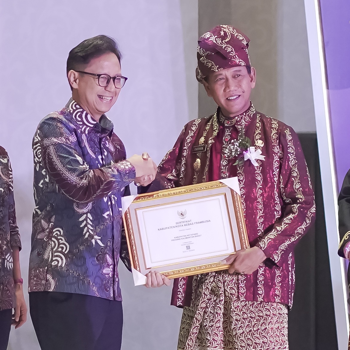 Wabub Farhan Terima Sertifikat Ketapang Bebas Frambusia dari Menkes