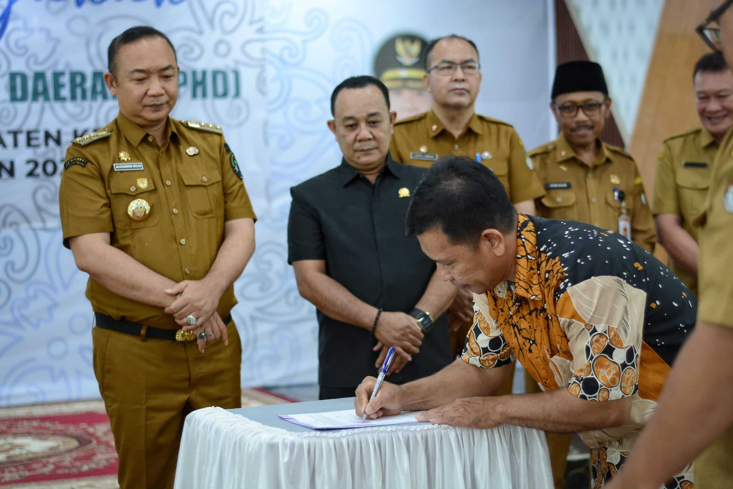 Pemda Serahkan Hibah Rp. 10 M Ke 69 Lembaga