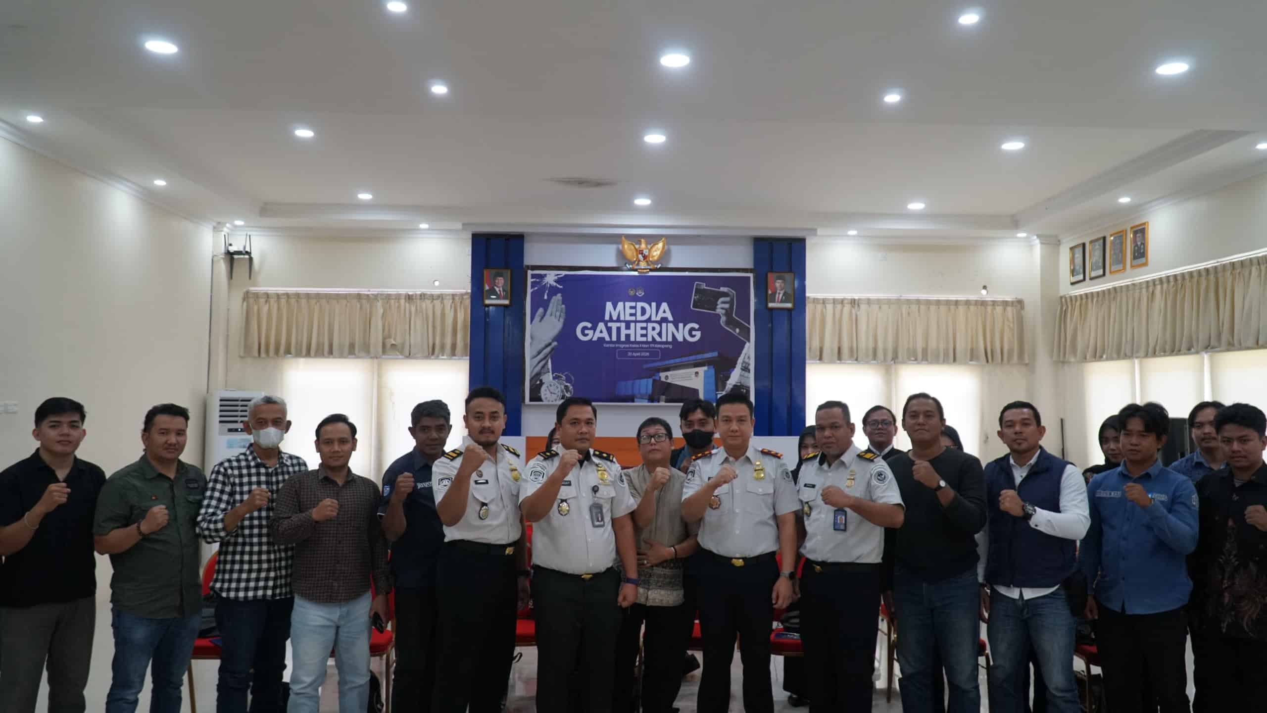 Perkuat Sinergi dengan Media Lokal, Imigrasi Ketapang Optimalkan Keterbukaan Informasi Keimigrasian